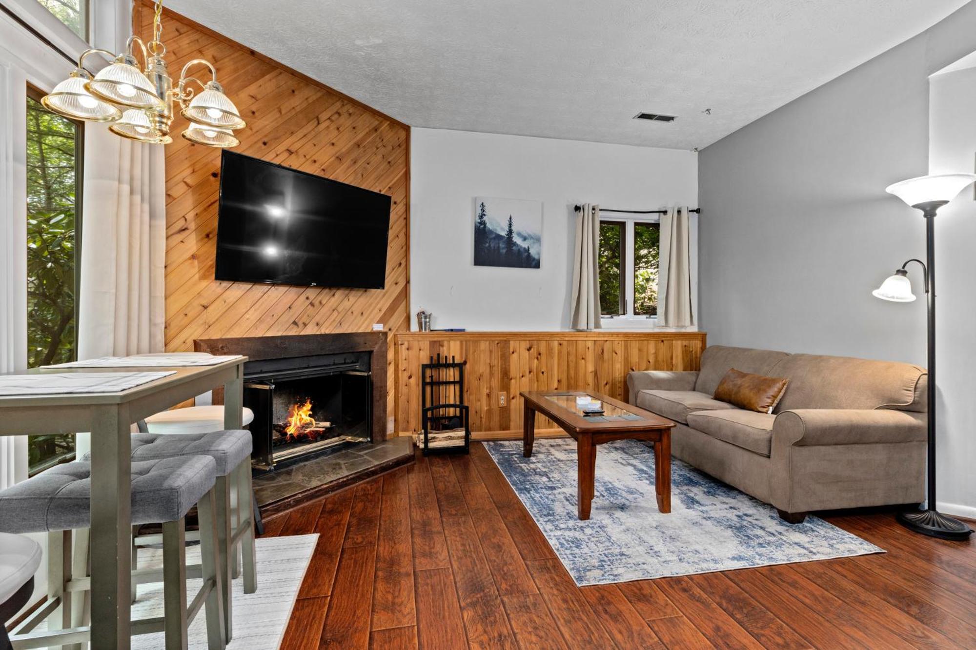 Cozy Condo In Wintergreen Resort That Sleeps 4! Lyndhurst Экстерьер фото