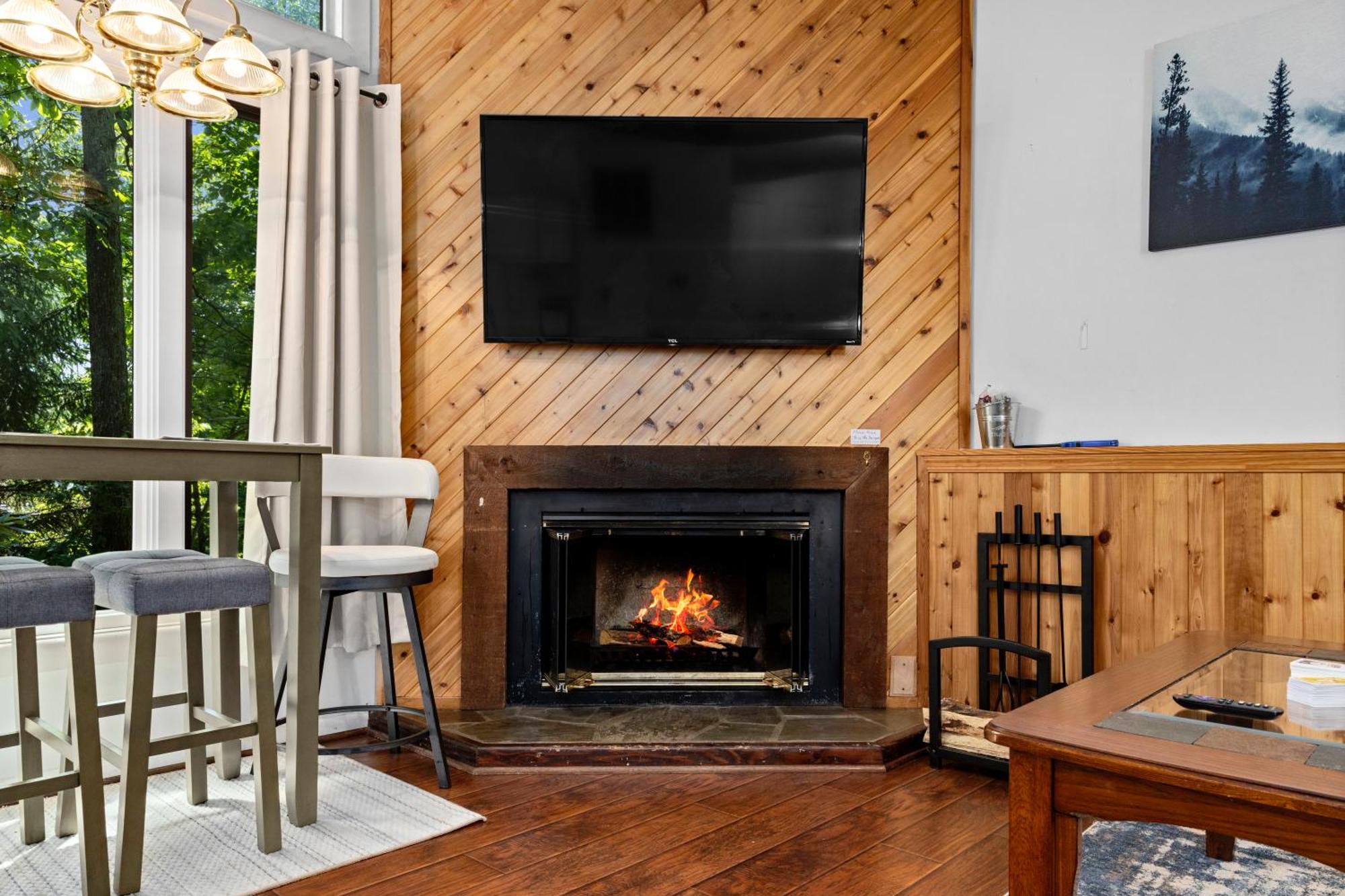 Cozy Condo In Wintergreen Resort That Sleeps 4! Lyndhurst Экстерьер фото